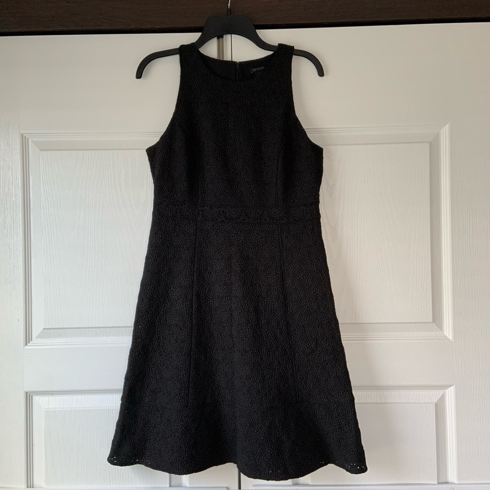 Ann Taylor Black Tank Style Lined Sleeveless Eyelet/Lace Above Knee Dress Sz 4
